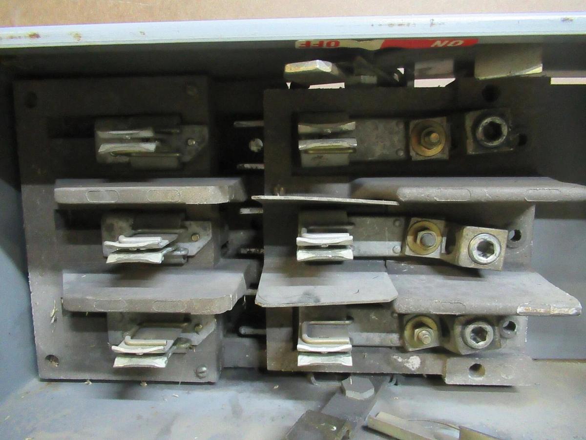 Used SQUARE D QMB SAFLEX UNIT QMB-3620-J 200 AMP 600 VAC 3-POLE 3-PHASE 125 HP