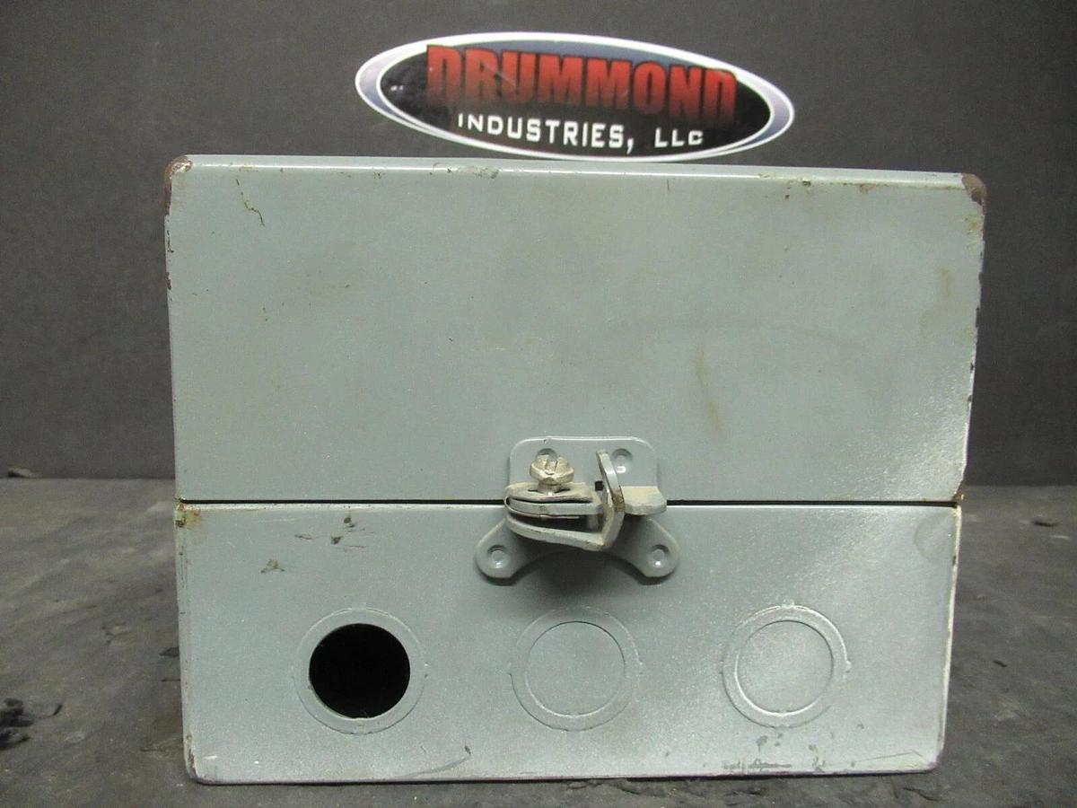 Used ALLEN BRADLEY ENCLOSED STARTER SIZE 0 NEMA TYPE 1 509-AAD SER. B W/ 509-AOD