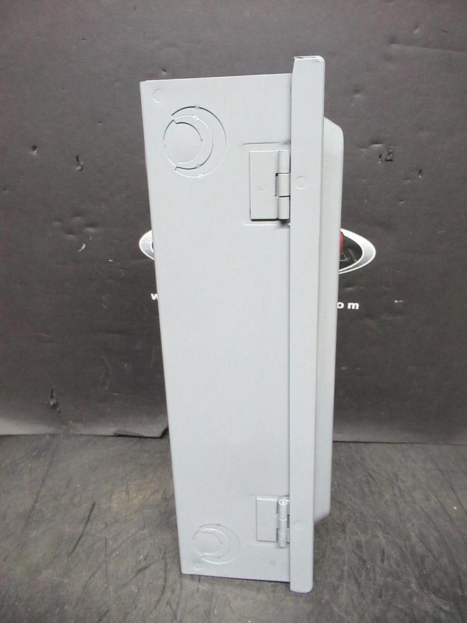 NEW IN BOX SQUARE D SAFETY SWITCH H321N 30 AMP 240 VAC 7.5 HP 3-PHASE 3-POLE