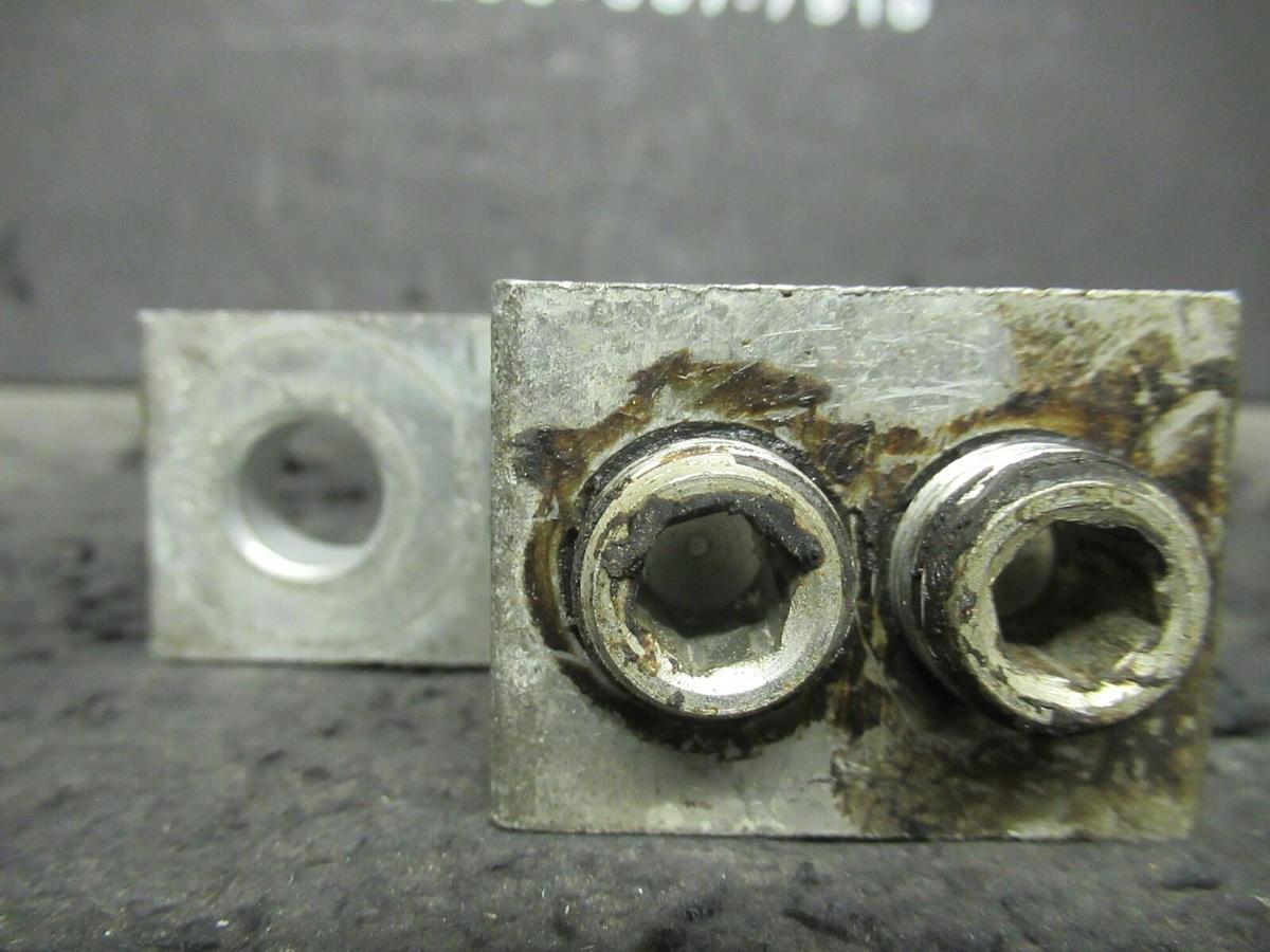Used (2 QTY) SQUARE D A-800S 1 SINGLE BARREL MECHANICAL CONNECTOR LUG TAP 800MCM  3/0