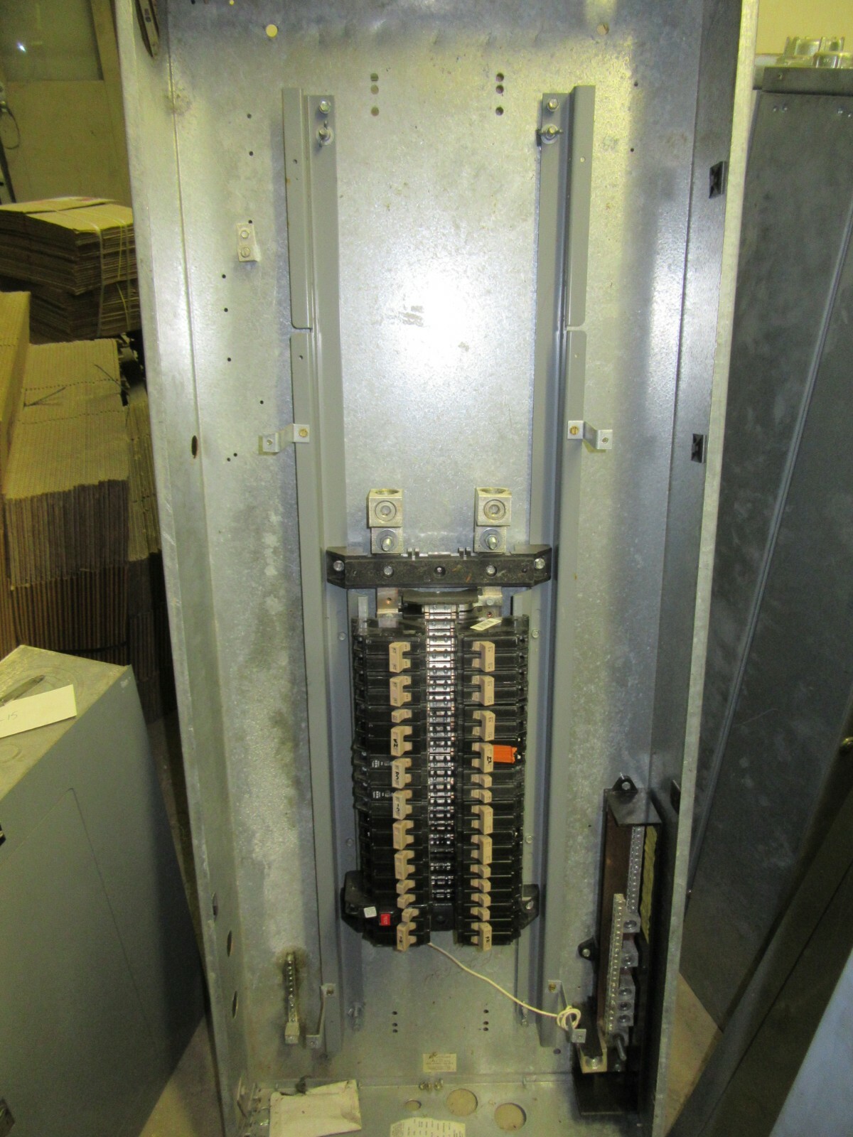 Used CUTLER HAMMER MLO SERVICE PANELBOARD 225 AMP NEMA TYPE 1 42-SLOT 120/240 VAC