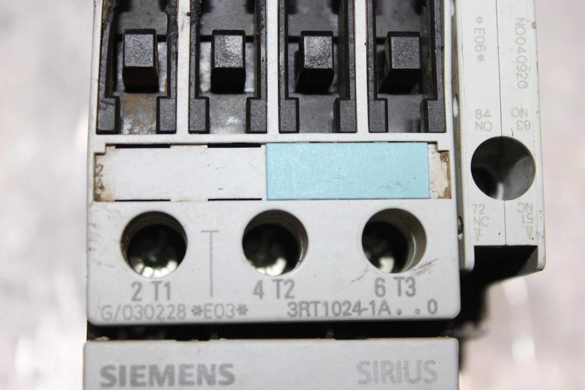 Used SIEMENS SIRIUS STARTER 3RT1024-1A..0 600 VOLT 35 AMP 10 HP W/ 3RU1126-1GB0