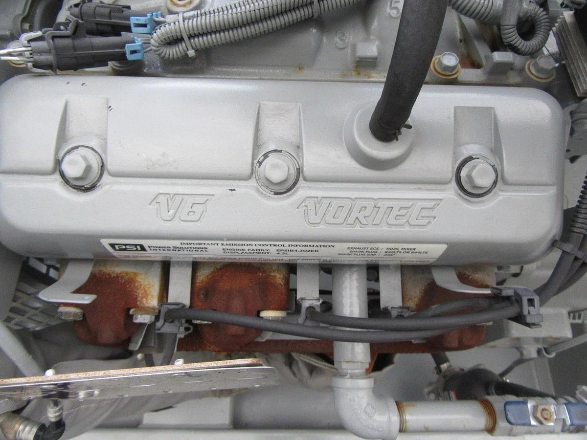 Used 30 KW GENERATOR MTU 4.3 NATURAL GAS LP PROPANE 120/240 VOLT 1PH 89 HRS 40KW 2015