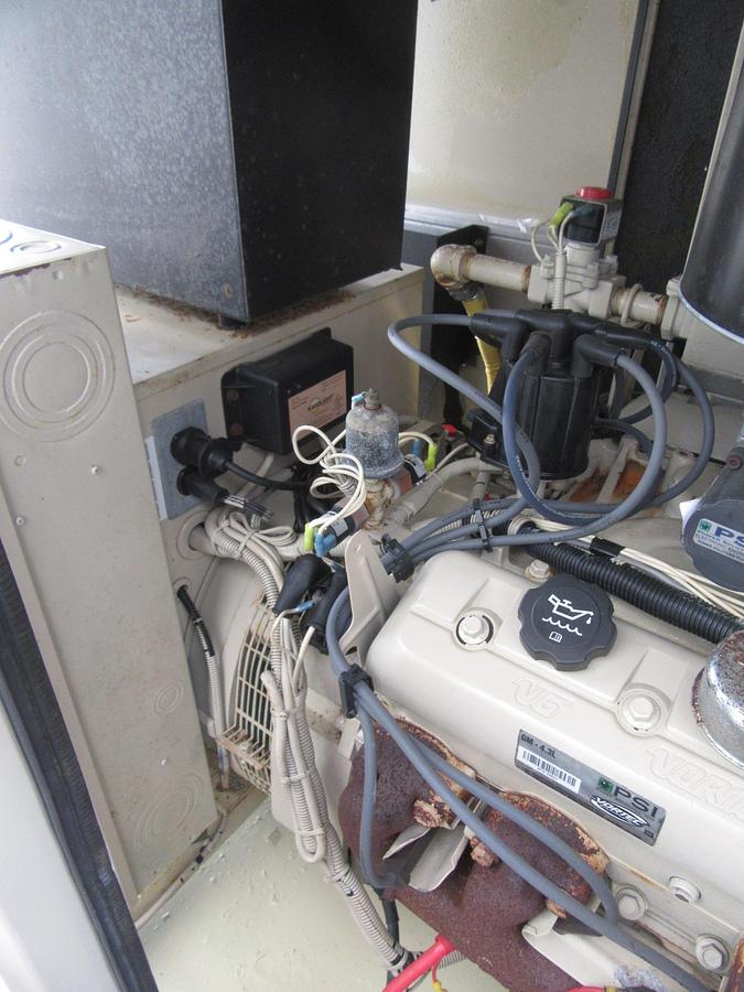 Used 30 KW NATURAL GAS PROPANE GENERATOR KATOLIGHT 120/240V RE-CONNECTABLE 667 HRS VIDEO WE SHIP
