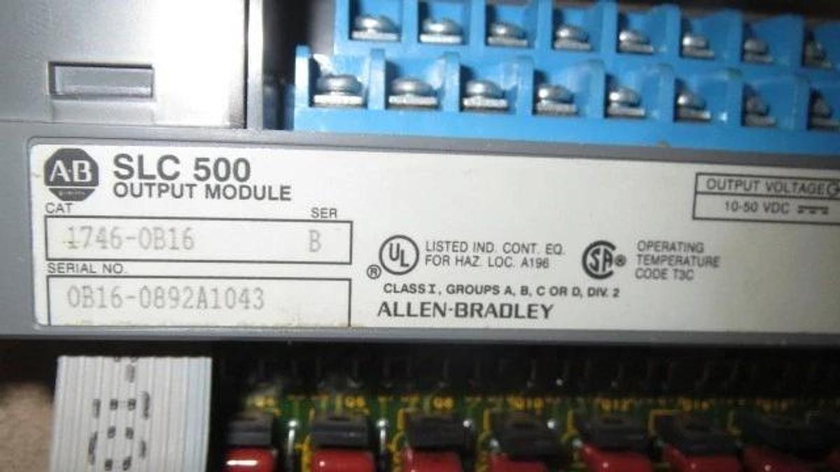 Used ALLEN BRADLEY -- SLC 500 -- OUTPUT MODULE -- 1746-0B16 SERIES B