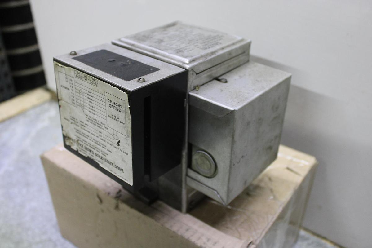 Used CARRIER ELECTRIC ACTUATOR HF26BB026 XU-346-0-0-1 0.95 AMP 115 VOLT