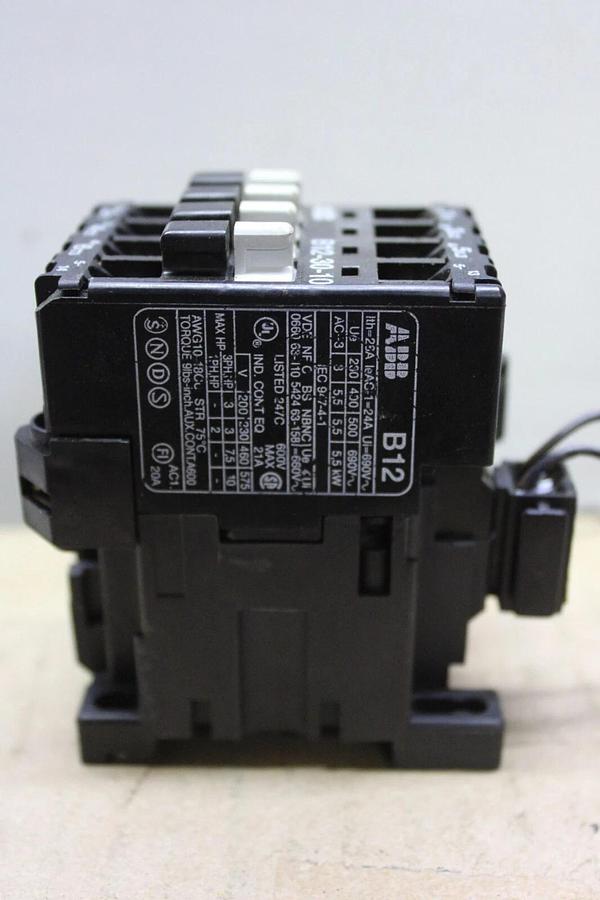 Used ABB CONTACTOR B12-30-10 20-28 AMP 600 VAC 10 HP 5.5 kW 3-POLE 3-PHASE COIL: 120V