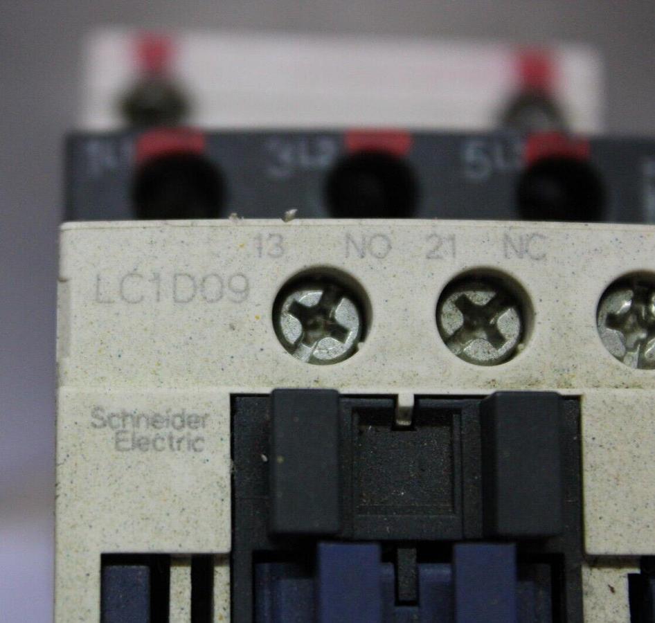 Used SCHNEIDER CONTACTOR LC1D09 25 AMP 600 VAC 3-POLE 3-PHASE 7.5 HP W/ LAD4BBVG