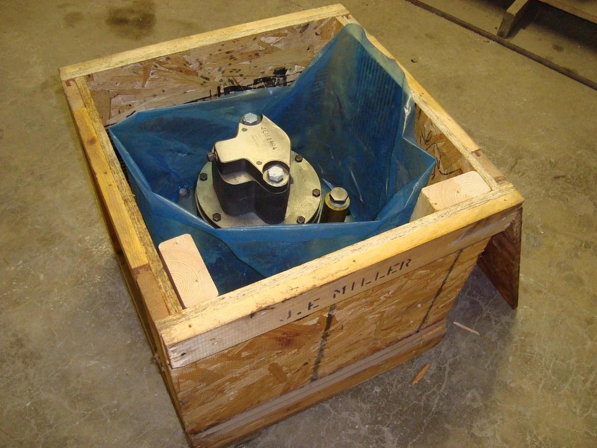 CARRIER NEW SURPLUS REPLACEMENT OIL PUMP MOTOR PACKAGE 19EA511-223 1.5 HP 480 V