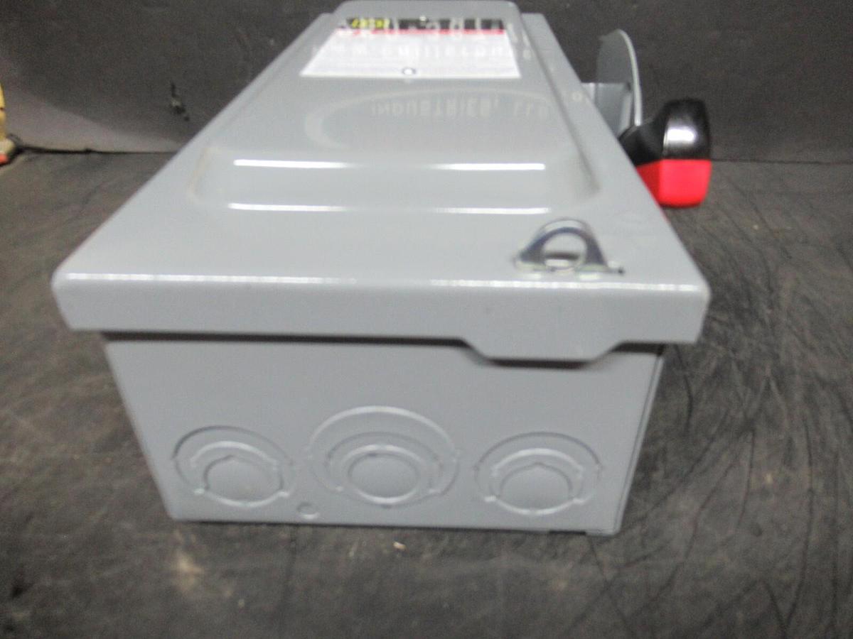 NEW IN BOX SQUARE D SAFETY SWITCH H321N 30 AMP 240 VAC 7.5 HP 3-PHASE 3-POLE