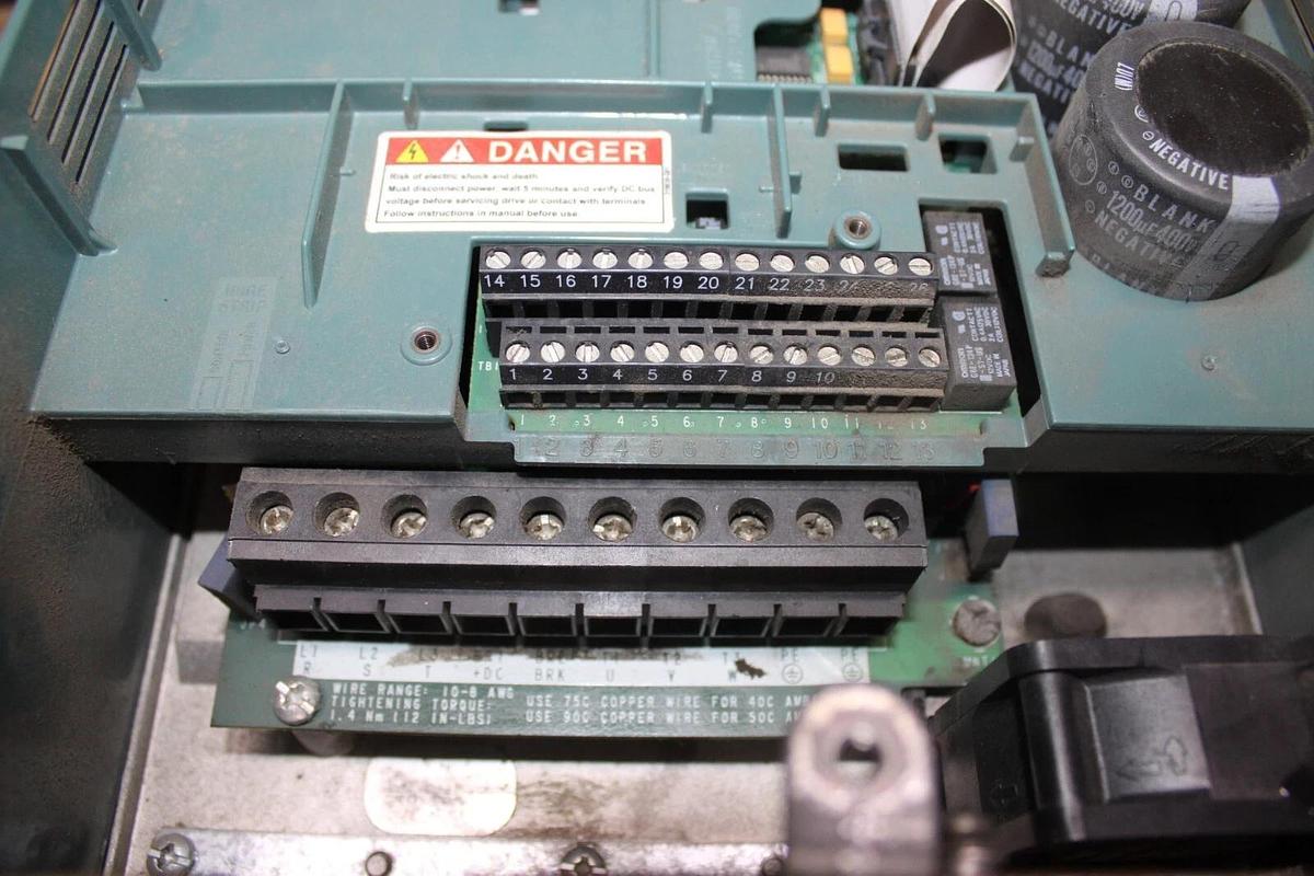 Used ROCKWELL VTAC9 VARIABLE SPEED DRIVE 9VT401-027HTAN 480V 3-PHASE 20HP 24.5 AMP