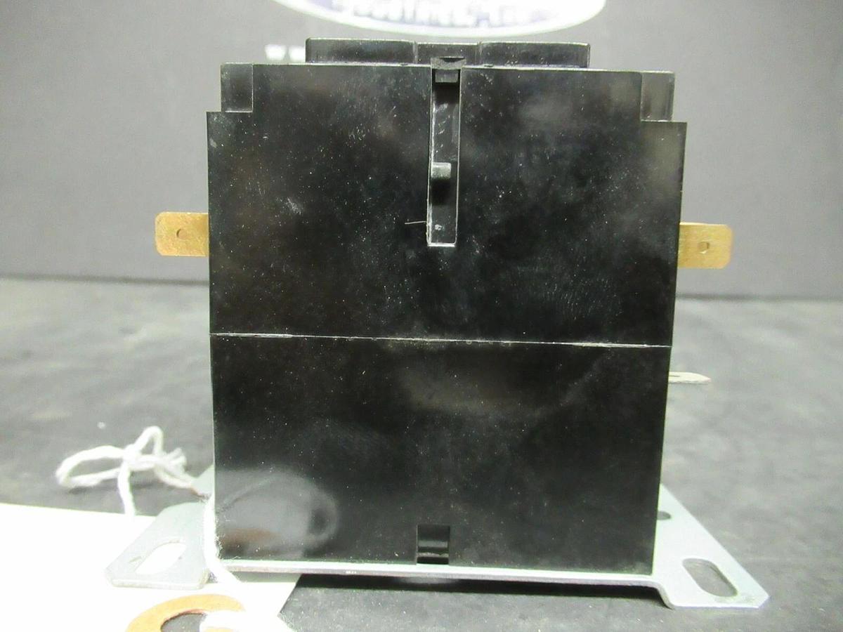 Used PACKARD CONTACTOR C330B 30 AMP 40 AMP/RES 600 VAC 20 HP 3-POLE COIL: 120 VAC