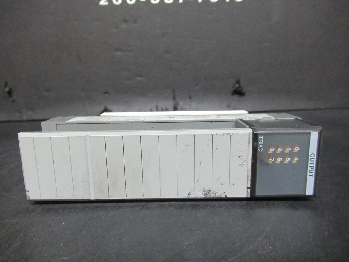 Used ALLEN BRADLEY SLC-500 OUTPUT MODULE 1746-OA8 SER. A 1 AMP 240 VAC C-8730-4251