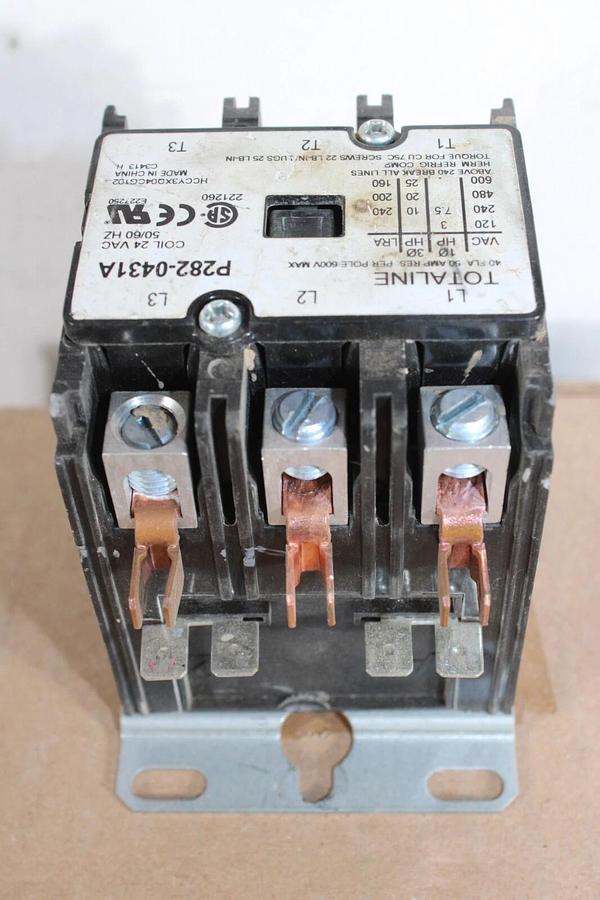 Used TOTALINE CONTACTOR P828-0431A 40 AMP 600 VAC 25 HP COIL: 24V HCCY3XQ04CG102