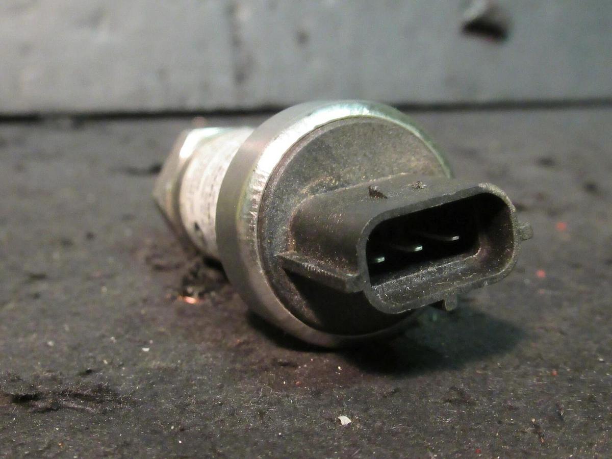 Used JOHNSON CONTROLS PENN P499RDAB524 PRESSURE PSIA TRANSDUCER 025-29148-004 PURGE