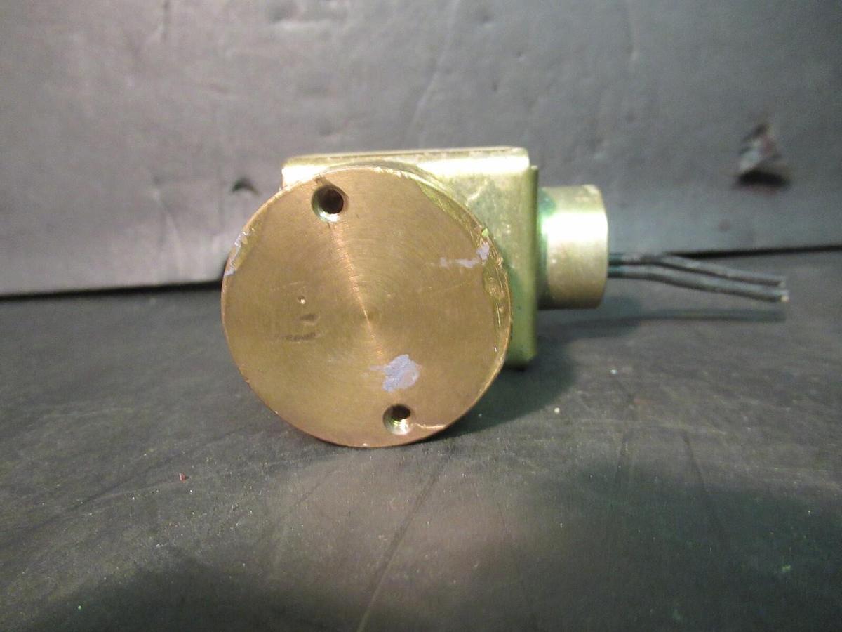 Used ALCO SOLENOID VALVE X13320472-01 1000 PSI - 120 VOLT - 17 WATT - 6890 KPSA