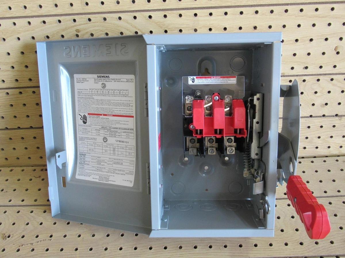 Used SIEMENS SAFETY DISCONNECT SWITCH HNF361 600VAC 30HP 3-POLE TYPE 1 **WARRANTY**