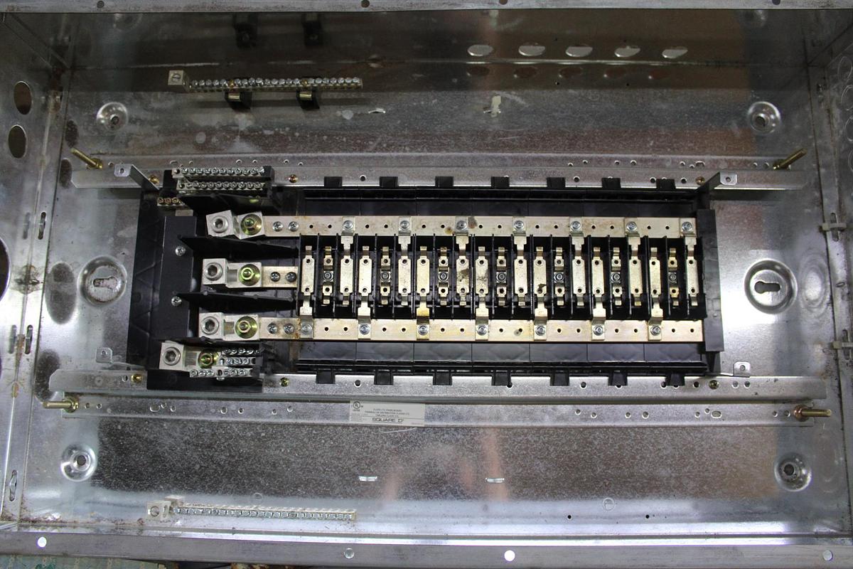 Used (1) BENSHAW PW HEAT SINK AND POWERPOLE ASSEMBLY W/ RSC-85/4
