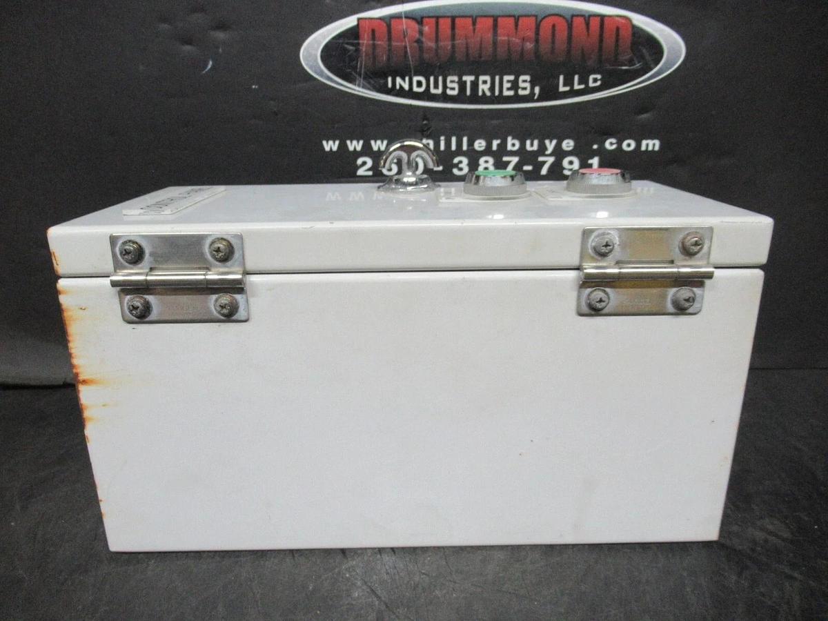 Used ENCLOSED TELEMECANIQUE STARTER LC1D1206 W/ OVERLOAD RELAY LR2-D1307 25 AMP 600 V