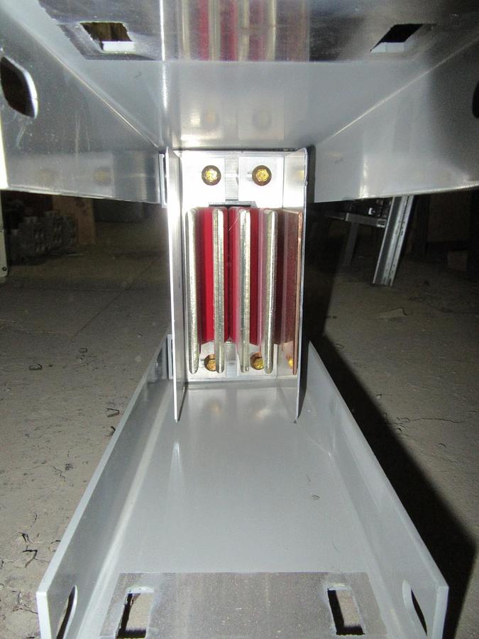 Used 1600 AMP CUTLER HAMMER POW-R-WAY III BUSWAY BUSDUCT 44 INCH STRAIGHT 480 277 4W