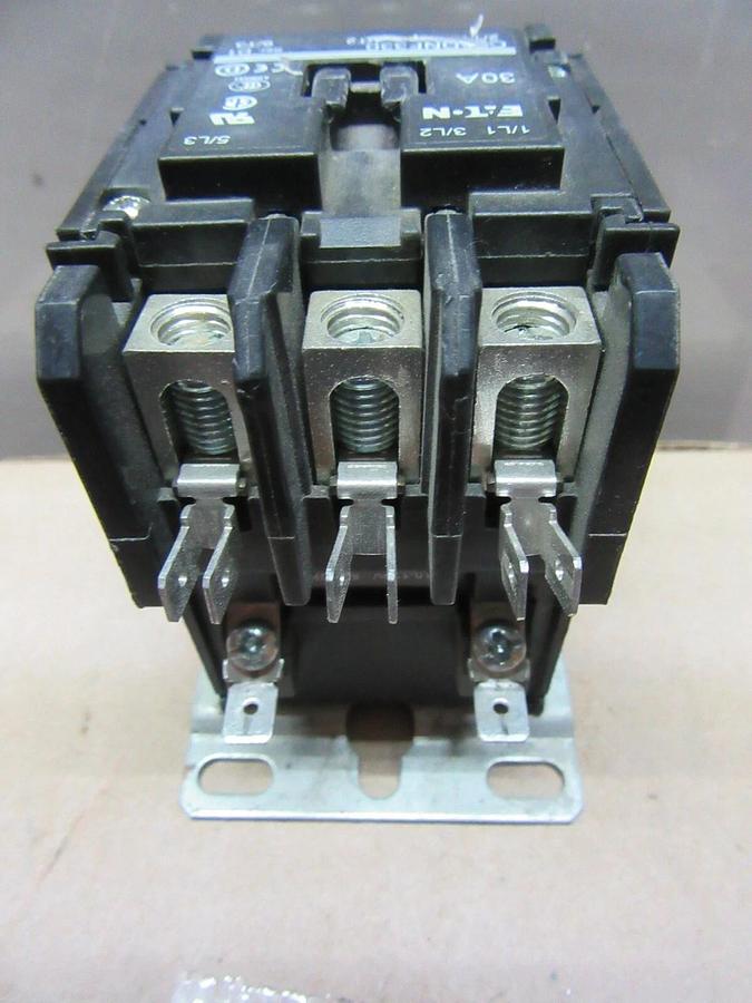 Used EATON CONTACTOR C25DNF330 30 AMP 600 VAC 3-POLE 3-PHASE COIL: 120 VAC