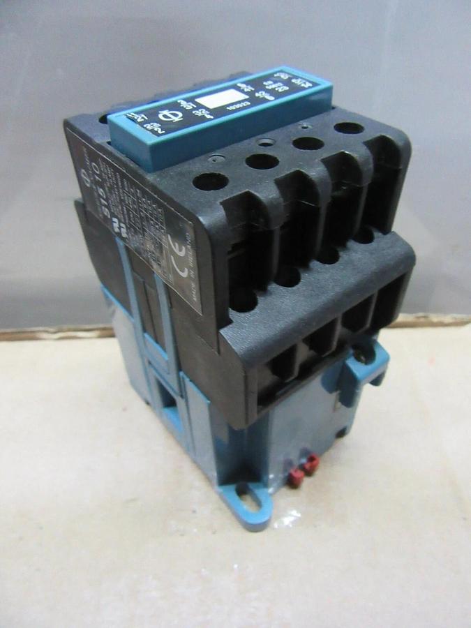 Used KRAUS & NAIMER CONTACTOR S15-10 16 AMP 600 VAC 5 HP 3-PHASE COIL: 48-50 VDC