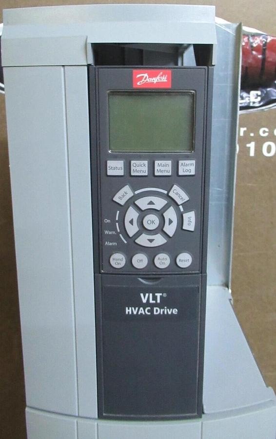 Used DANFOSS VERTICAL VFD 174L1110 VLT HVAC DRIVE 200 VAC @ 16.7 AMP 5 HP 3-PHASE