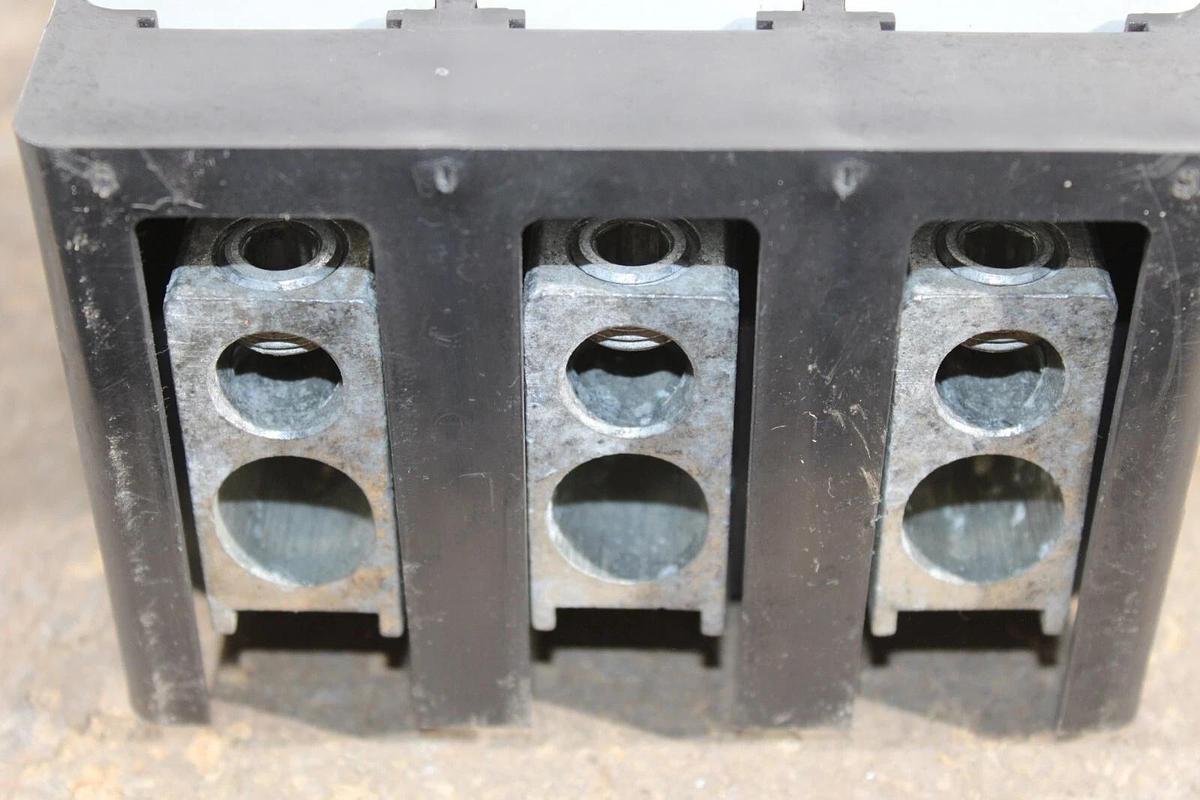 Used CUTLER HAMMER MOLDED CASE SWITCH KDB3400KW 400 AMP 600 VAC 3-POLE *WARRANTY*