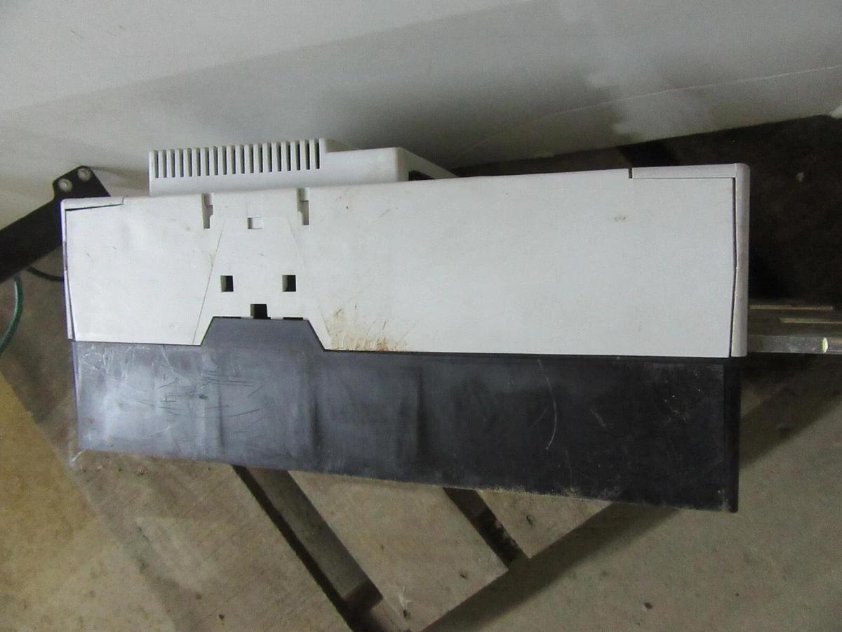 Used 304 AMP CONTINUOUS CUTLER HAMMER INSIDE THE DELTA - SOFT STARTER T801T30N3D