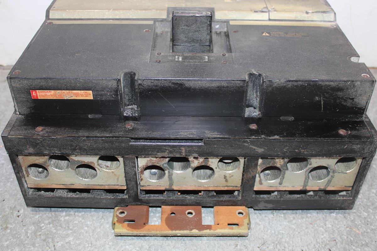 Used SQUARE D I-LINE CIRCUIT BREAKER NA