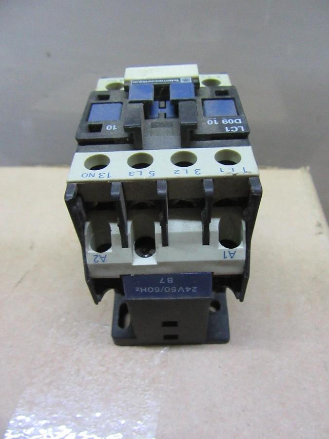 Used TELEMICANIQUE CONTACTOR LC1-D09-12 600 VOLT 20 AMP 7.5 HP COIL: 24 VOLT