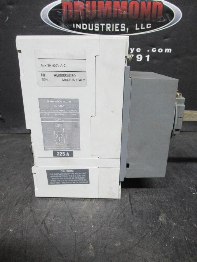 Used ABB CIRCUIT BREAKER S3H SACE S4 225 AMP 480 VAC 500 VDC 3-POLE W/ AUXLLIARY