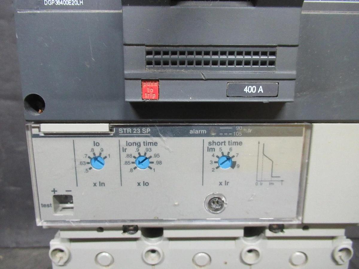 Used SQUARE D POWERPACT BREAKER 528261P1 600 VAC 400 AMP BOTTOM LUGS 3 POLE