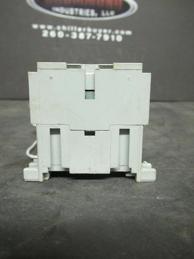 Used ALLEN BRADLEY CONTACTOR 700DC-M400* SER. A 12 AMP 600 VAC