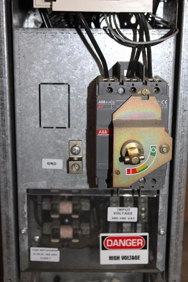 Used ABB VARIABLE SPEED DRIVE ACH401601632 480 VAC 3-PHASE *W/ BYPASS* *NO KEYPAD*