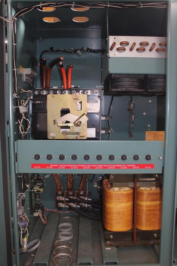 Used YORK CHILLER LIQUID COOLED OPTISPEED DRIVE 371-02526-102 TM-790-K-B12F-46D