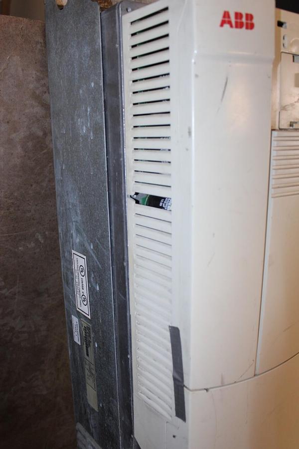 Used ABB VARIABLE SPEED DRIVE ACH401601632 480 VAC 3-PHASE *W/ BYPASS* *NO KEYPAD*