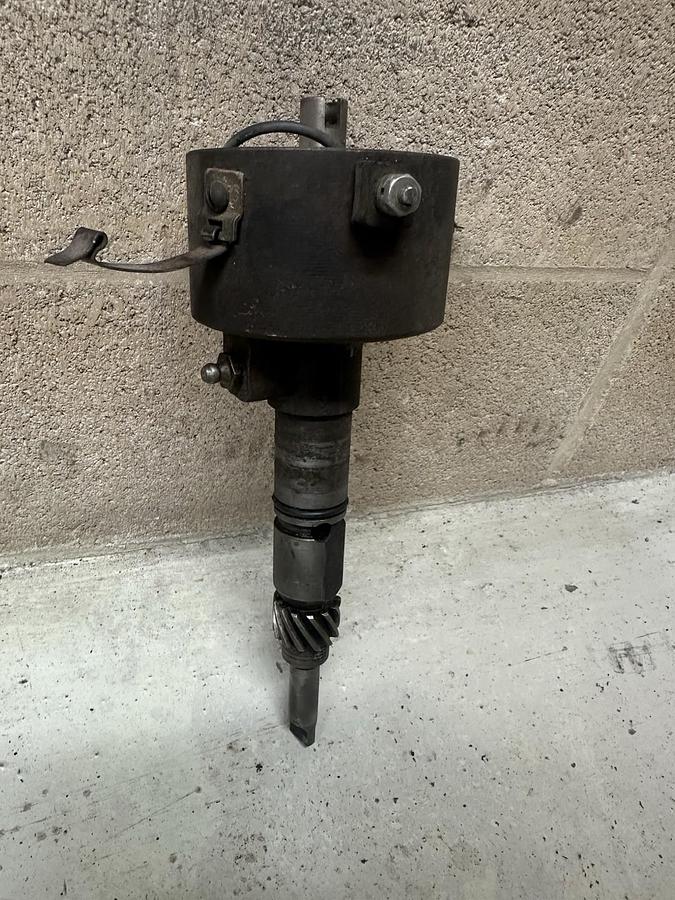Used GM Delco Remy #  1112389-3C06 Distributor 6cyl Chevy