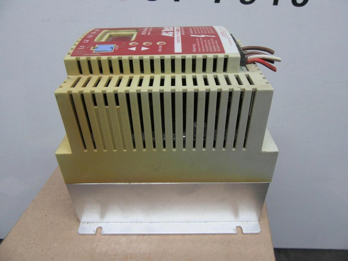 Used LENZE AC TECH VARIABLE AC DRIVE SM430 SCM I/O CONTROL 480 VOLT 3 HP 2.2 KW