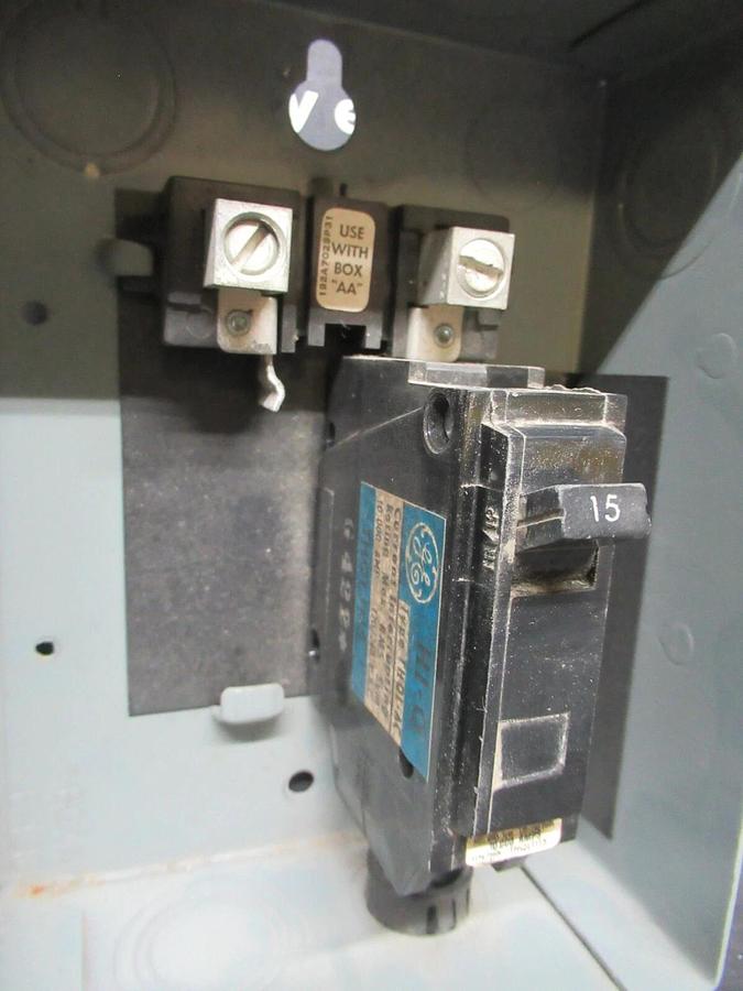 Used GENERAL ELECTRIC LOAD CENTER TL240S 40 AMP 240 VAC W/ 15 AMP BREAKER