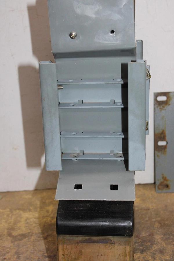 Used SQUARE D COPPER I-LINE II INDOOR BUSSWAY FEEDER 600V 2000A 2P4W FLANGED END