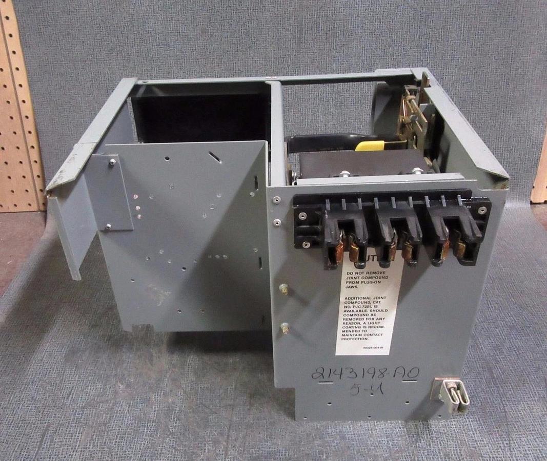 Used SQUARE D MODEL 5 MCC 12" FEEDER BUCKET WITH 3 AMP 600V FHP3600311M BREAKER