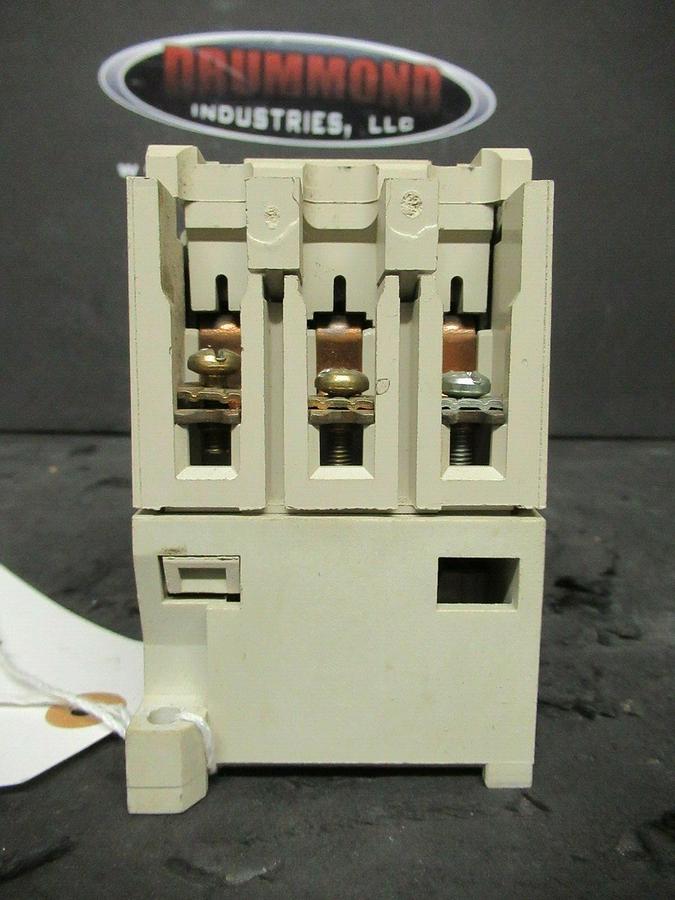Used CUTLER HAMMER CONTACTOR CN15DN3 27 AMP NEMA SIZE 1 600 VOLT 10 HP