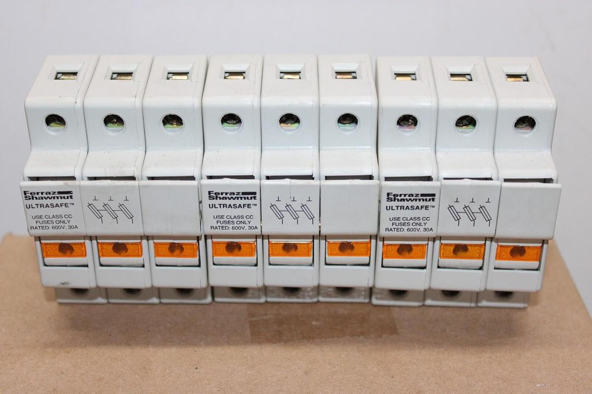Used LOT OF 3 FERRAZ SHAWMUT FUSE HOLDER USCC31 30 AMP 600 VOLT Y218038