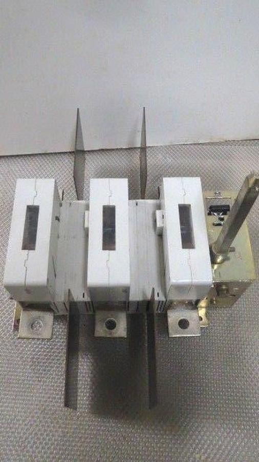 ABB GENERAL PURPOSE SWITCH 600 AMP 600 VAC 3 PHASE 150-500 HP MODEL OETL-NF600A
