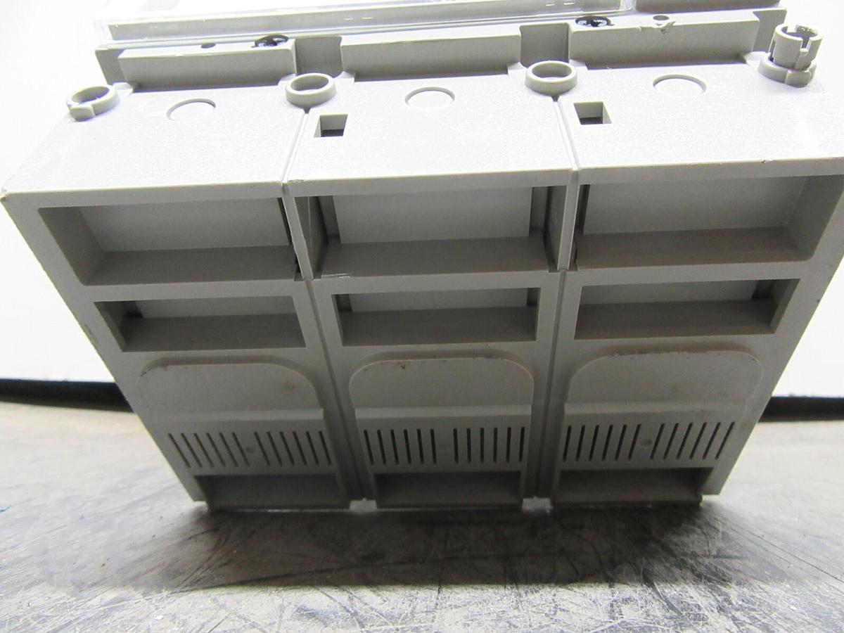 Used MERLIN GERIN COMPACT CIRCUIT BREAKER NSJ600H 240/600 AMP 600 VOLT 3-POLE 3-PHASE
