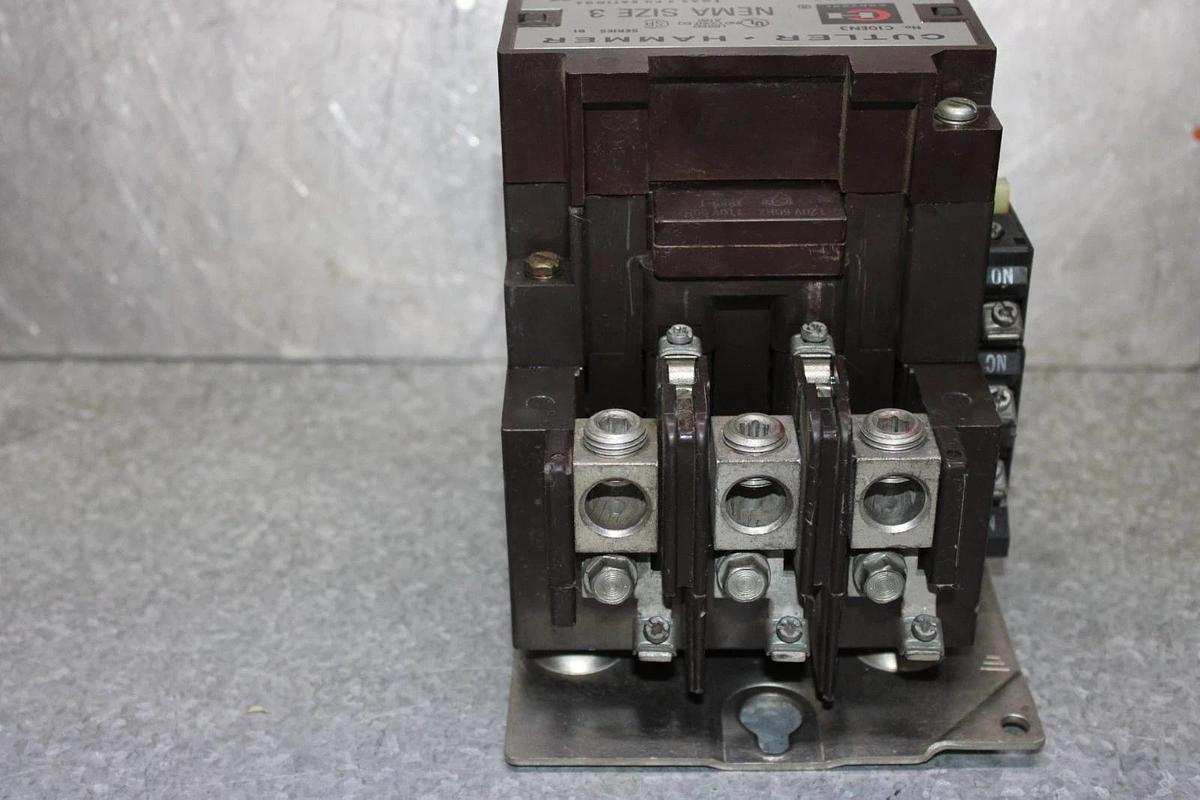 Used CUTLER-HAMMER CONTACTOR C10EN3 NEMA SIZE 3 90 AMP 600 VAC 3-POLE COIL: 120 V