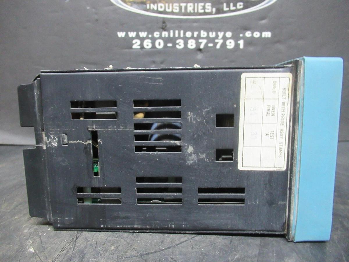 Used HONEYWELL BURNER CONTROL KEYBOARD DISPLAY UDC3300 DC330B-C0-003-21-000000-00-0