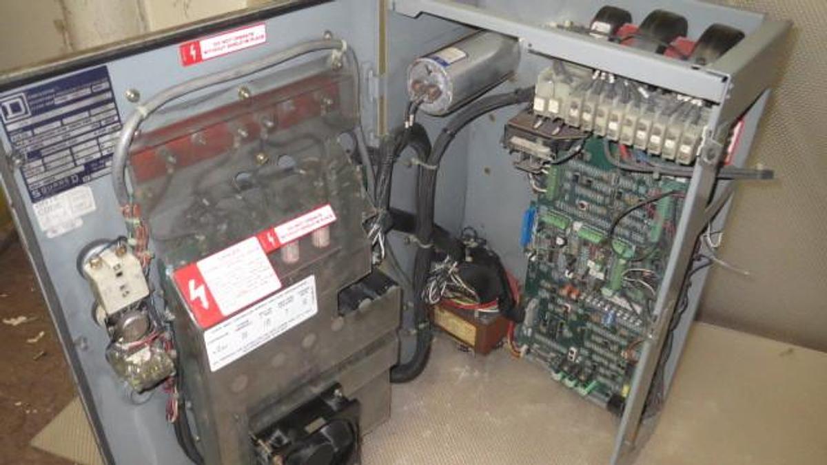 Used SQUARE D OMEGAPAK ADJUSTABLE VFD E07H10P16B16 5AF04F 460V 9.7A 3-PHASE 5HP