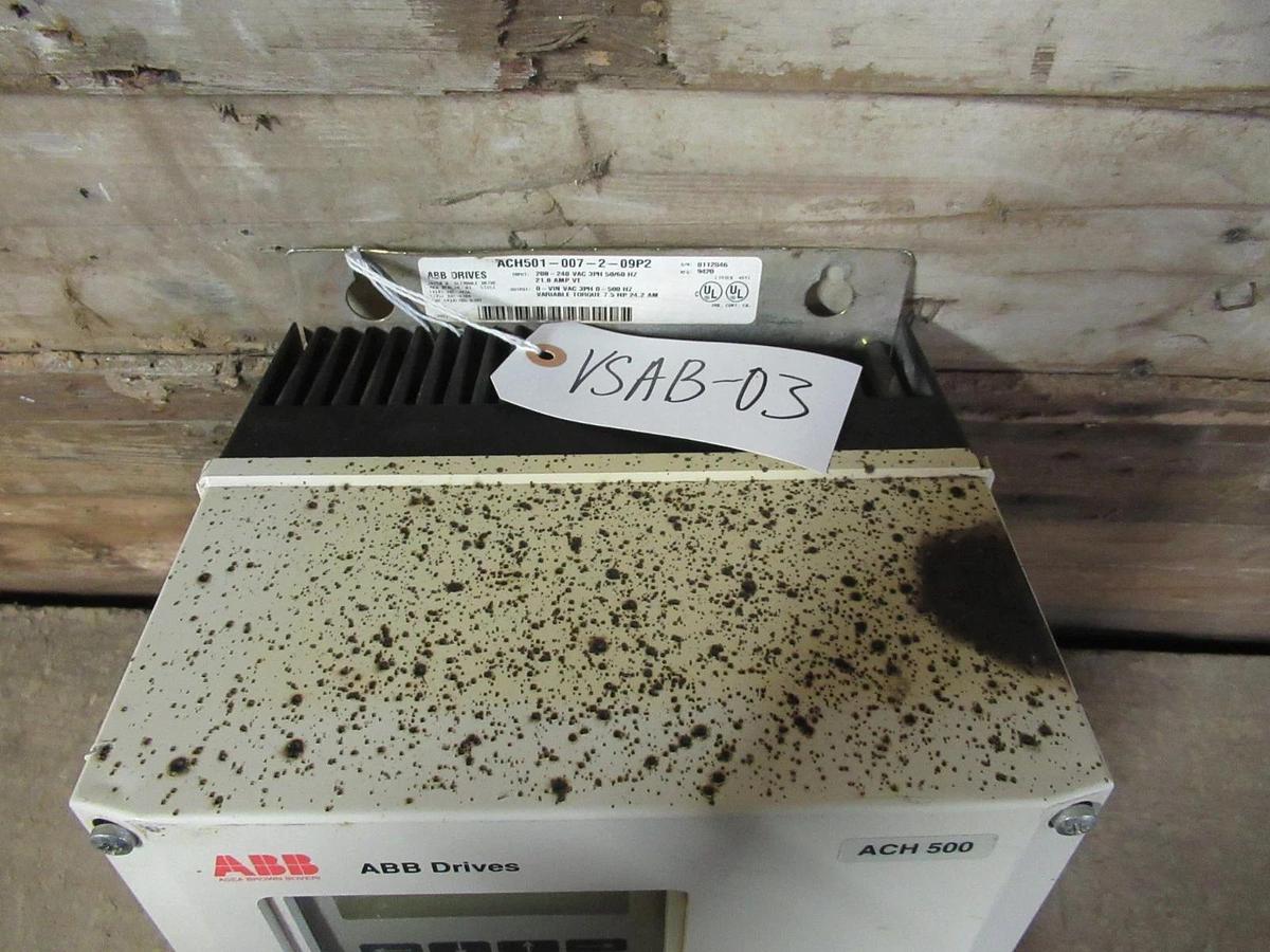 Used ABB VARIABLE SPEED DRIVE 208-240VAC 3PHASE 21.8A 7.5HP ACH501-007-2-09P2